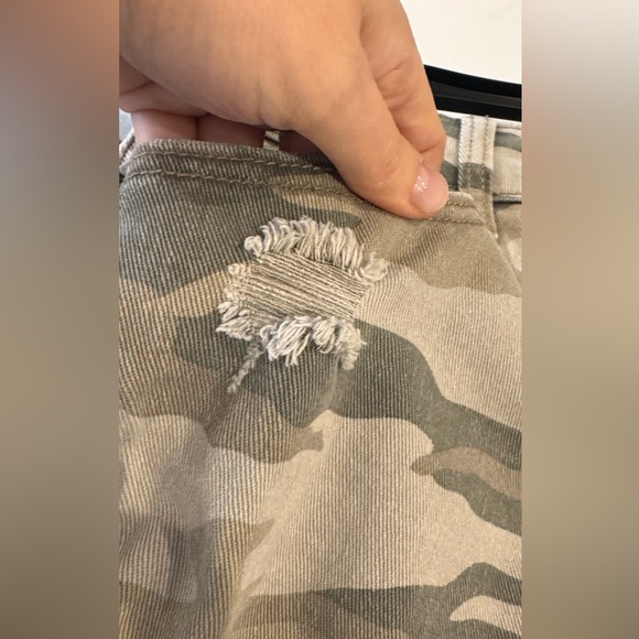 Light Camo Women's High Rise Button Down Jean Cut Off Shorts - Picture 4 of 7